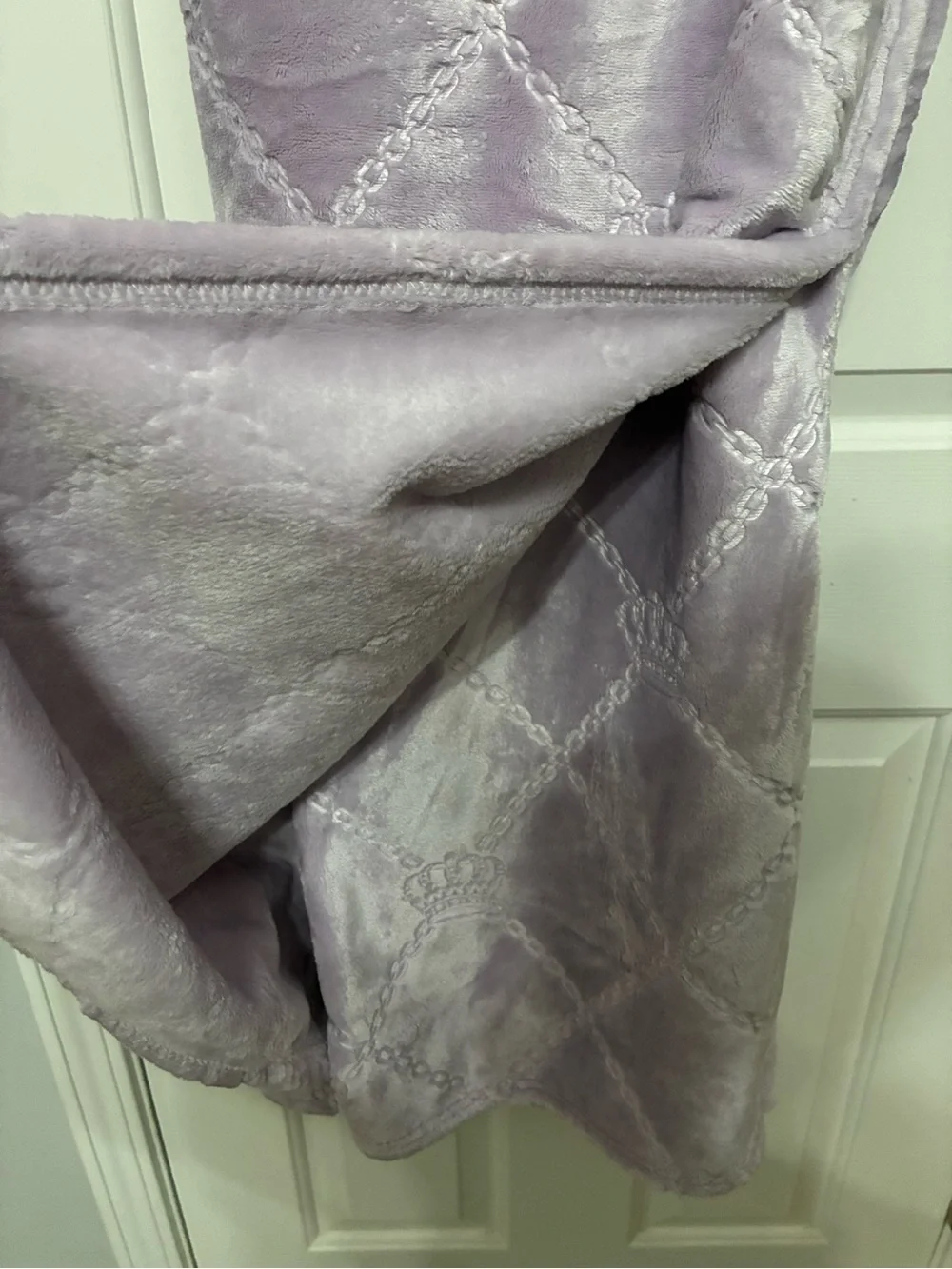 Crown & Chains throw blanket